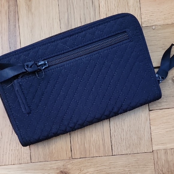 VERA BRADLEY/Quilted Navy Wallet - Picture 6 of 16